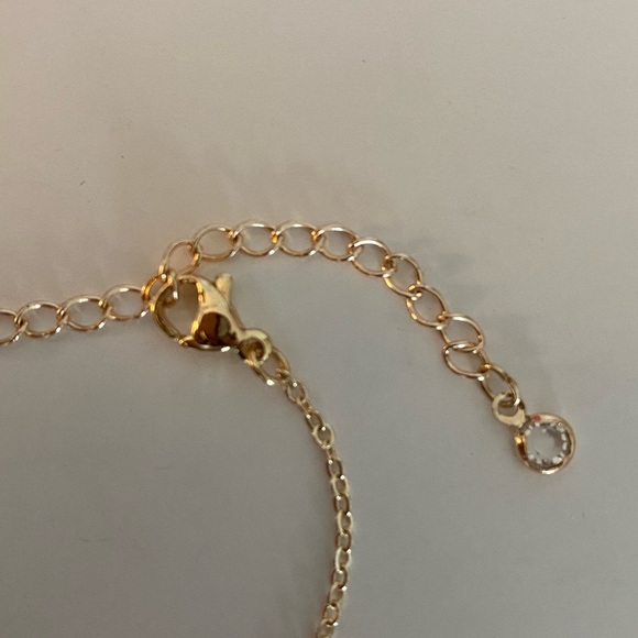 Gold tone initial S bracelet - Picture 4 of 5